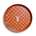 Plateau rond JN CREATIONS orange avec motif monogramme blanc inspiré de Louis Vuitton